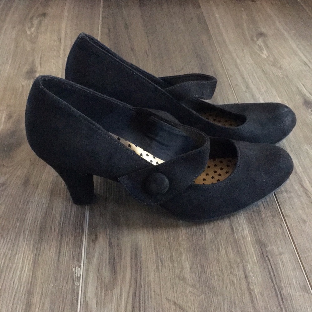 American Eagle black heels
